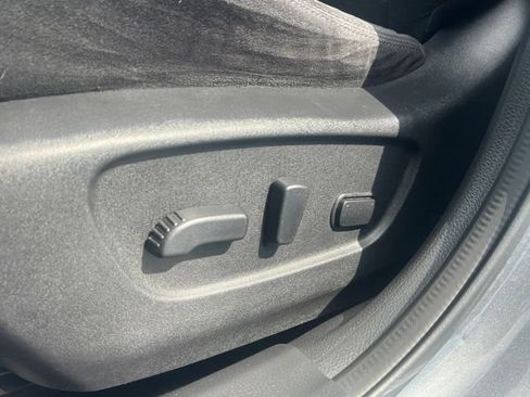 Used 2014 Nissan Rogue SV AWD/4WD image 24