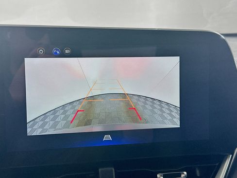 Used 2025 Chevrolet Equinox LT image 23