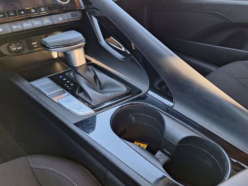 Certified 2022 Hyundai Elantra Blue image 24