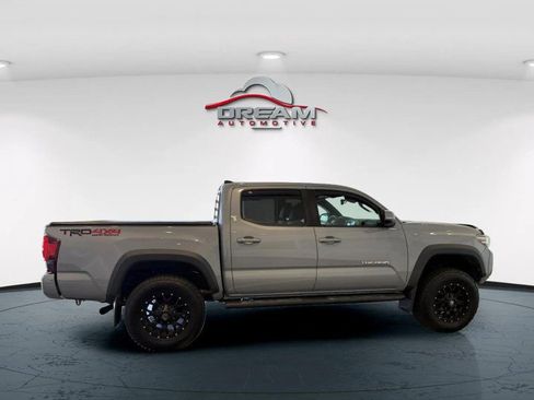 Used 2019 Toyota Tacoma TRD Off-Road AWD/4WD image 24