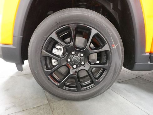 New 2026 Jeep Compass Latitude AWD/4WD image 34
