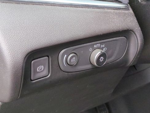 Certified 2021 Buick Enclave Essence FWD image 9