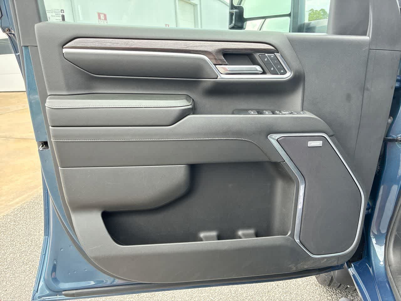 Used 2024 Chevrolet Silverado 2500 LTZ w/ LTZ Plus Package AWD/4WD image 22