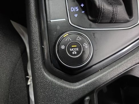 Used 2021 Volkswagen Tiguan S image 23