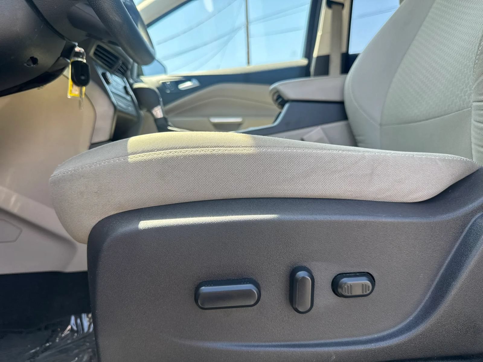 Used 2017 Ford Escape SE w/ Equipment Group 201A FWD image 20