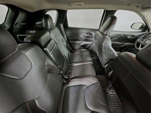 Used 2018 Jeep Cherokee Trailhawk w/ Quick Order Package 27L image 26