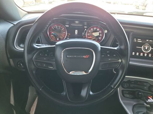 Used 2022 Dodge Challenger SXT RWD image 28
