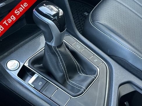Certified 2024 Volkswagen Tiguan SE R-Line image 22