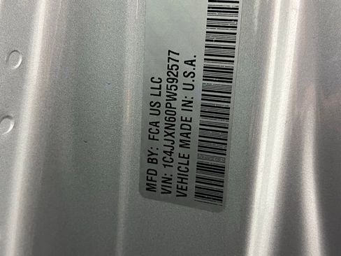 Used 2023 Jeep Wrangler Unlimited image 40