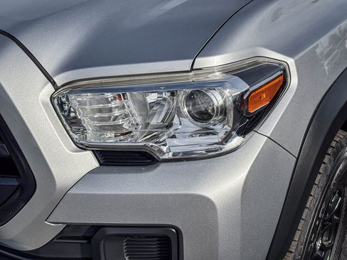 Used 2019 Toyota Tacoma SR5 image 9
