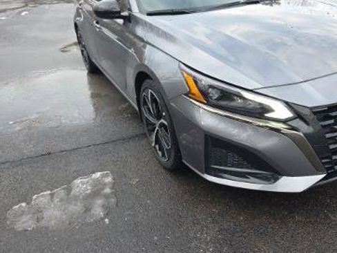 Certified 2023 Nissan Altima 2.5 SR w/ SR Premium Package image 4