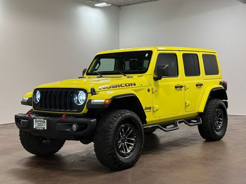 Used 2024 Jeep Wrangler Unlimited Rubicon AWD/4WD image 28