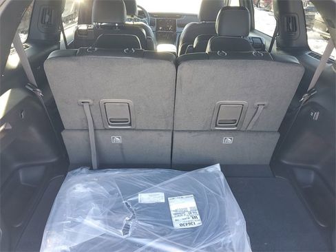 New 2025 Jeep Grand Cherokee L Altitude image 8