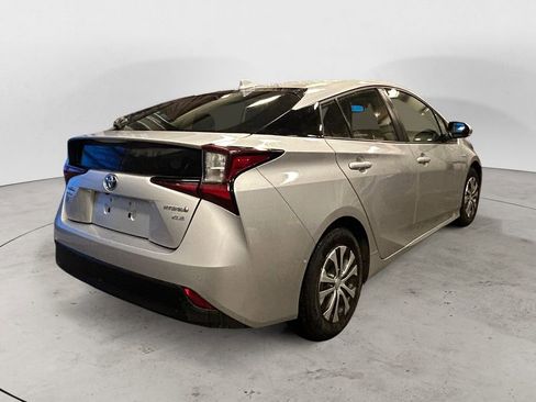 Used 2022 Toyota Prius XLE image 5