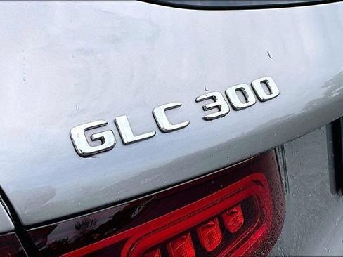 Used 2021 Mercedes-Benz GLC 300 4MATIC image 28