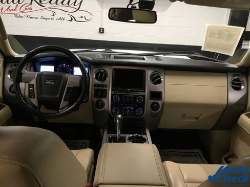 Used 2017 Ford Expedition Limited w/ Equipment Group 301A AWD/4WD image 27