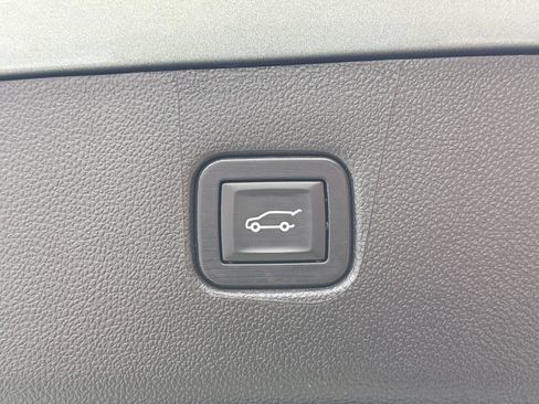 Used 2025 Chevrolet Blazer RS FWD image 36