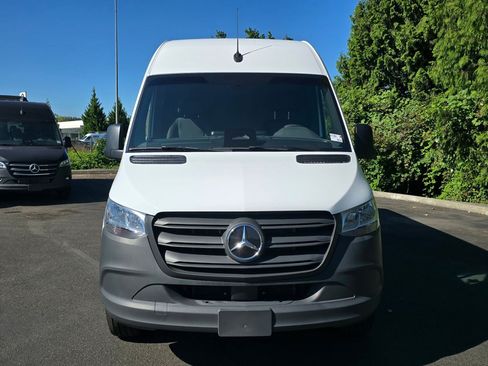 New 2025 Mercedes-Benz eSprinter 170 Cargo image 9
