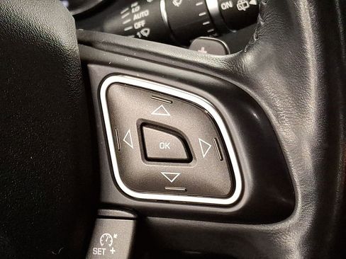 Used 2017 Land Rover Range Rover Evoque SE Premium image 19