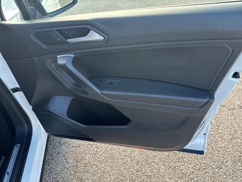 Certified 2021 Volkswagen Tiguan SE R-Line image 34