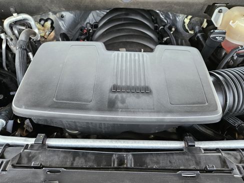 Used 2023 Chevrolet Tahoe Z71 AWD/4WD image 32