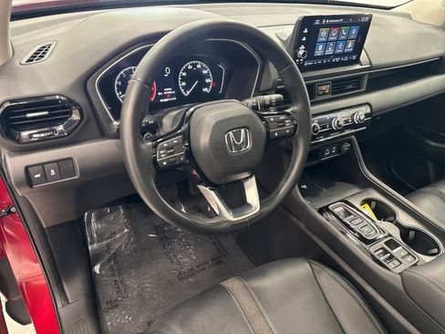 Used 2023 Honda Pilot Touring image 16