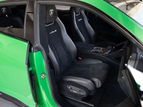 Used 2023 Lamborghini Urus Performante AWD/4WD image 60