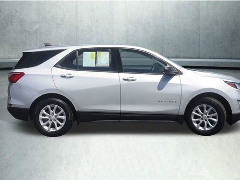 Used 2018 Chevrolet Equinox LS FWD image 8