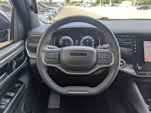 Used 2024 Jeep Wagoneer Series III AWD/4WD image 22