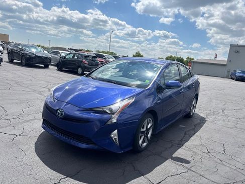Used 2017 Toyota Prius Four Touring w/ Protection Package FWD image 2