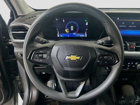 Used 2025 Chevrolet TrailBlazer LT w/ Driver Confidence Package FWD image 9