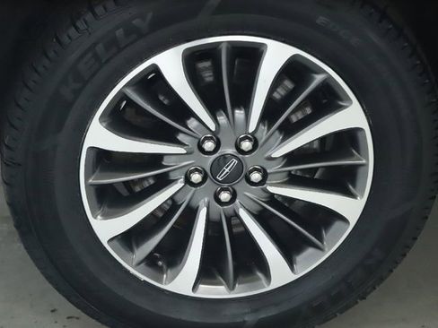 Used 2023 Lincoln Nautilus Reserve AWD/4WD image 13