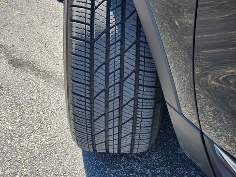 Used 2013 Ford Explorer XLT FWD image 10