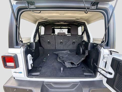 Used 2023 Jeep Wrangler Unlimited w/ Cold Weather Group image 31