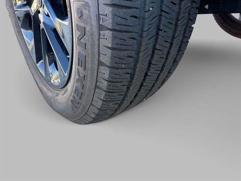 Used 2024 Jeep Wrangler Unlimited Sahara image 9