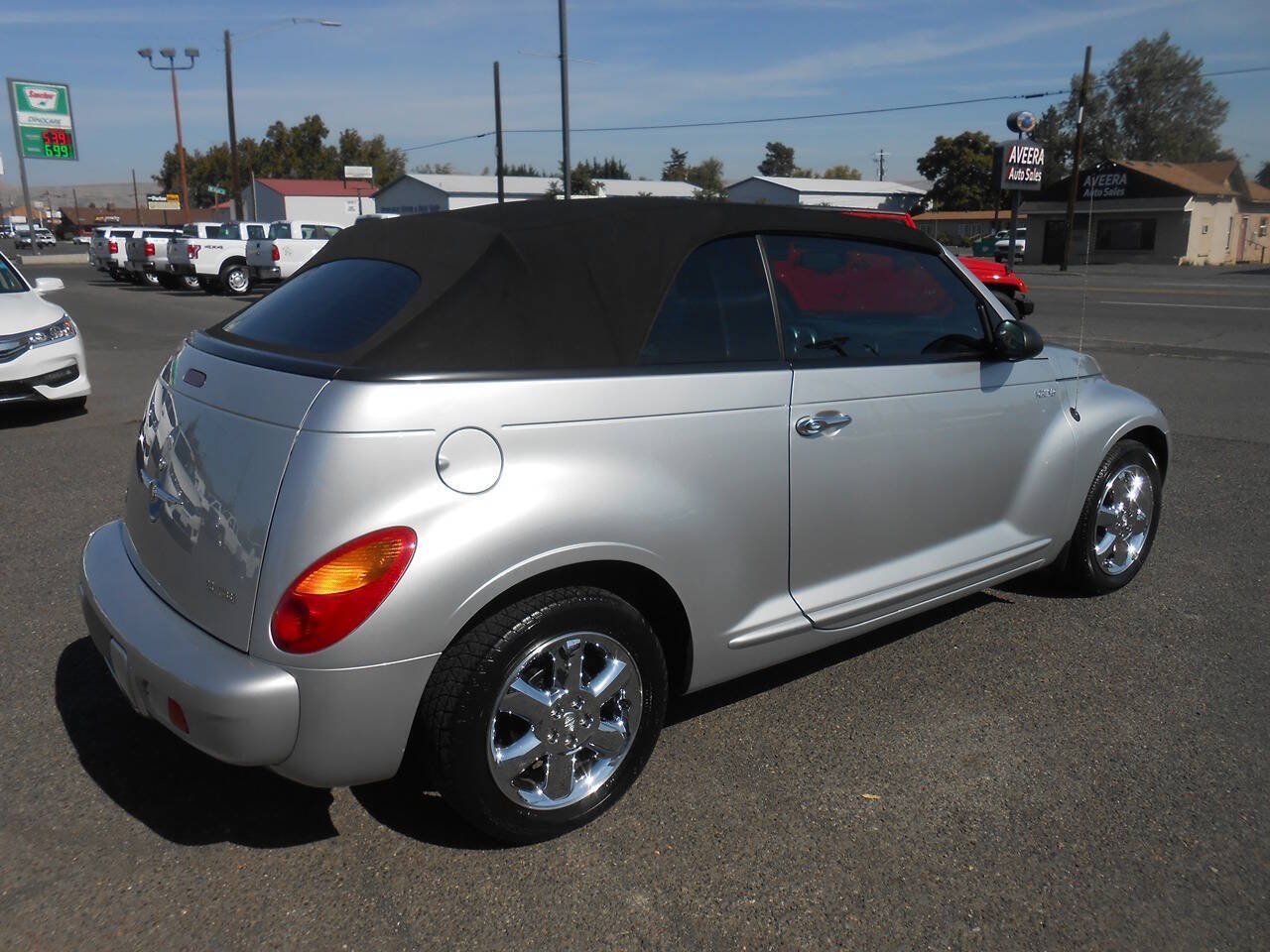 Used 2005 Chrysler PT Cruiser Touring FWD image 18