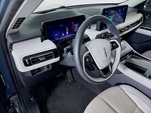 Used 2025 Lincoln Aviator Reserve w/ Illumination Package RWD image 9