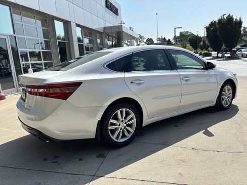 Used 2015 Toyota Avalon XLE Premium FWD image 6