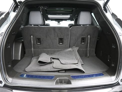 Used 2023 Buick Enclave Premium w/ Experience Buick Package FWD image 20