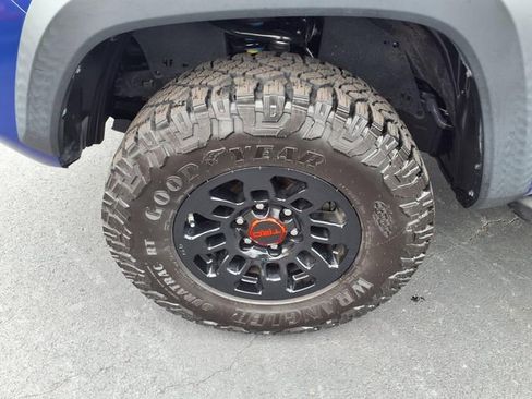 Used 2022 Toyota Tacoma TRD Off-Road AWD/4WD image 4
