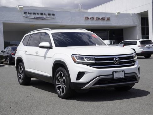 Used 2023 Volkswagen Atlas SEL AWD/4WD image 2