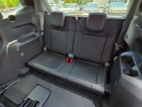 Certified 2024 Volkswagen Tiguan SE R-Line FWD image 47