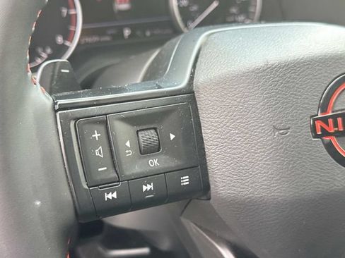 Used 2025 Nissan Rogue SV AWD/4WD image 27