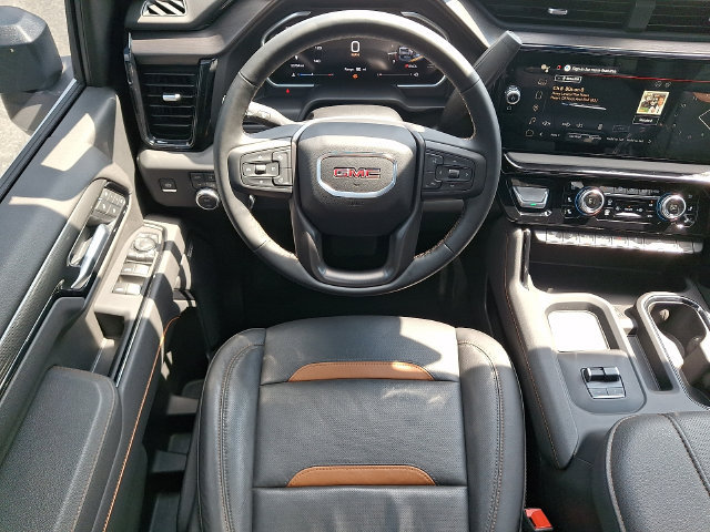 Used 2026 GMC Sierra 2500 AT4 AWD/4WD image 3