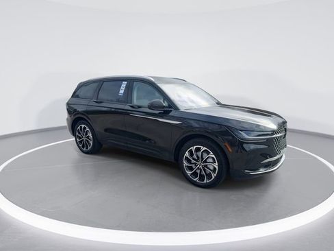 New 2026 Lincoln Nautilus Reserve image 2