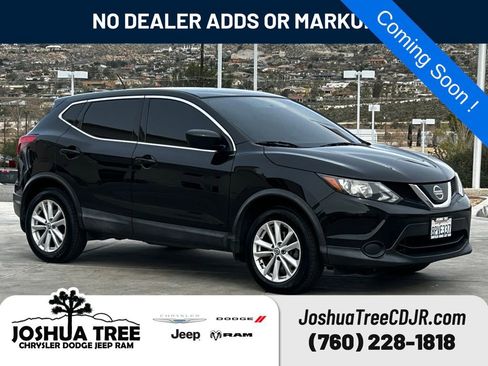 Used 2019 Nissan Rogue Sport S w/ Appearance Package image 1