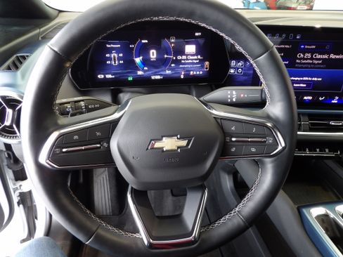 Used 2024 Chevrolet Equinox EV LT w/ LPO, Trailering Package image 11