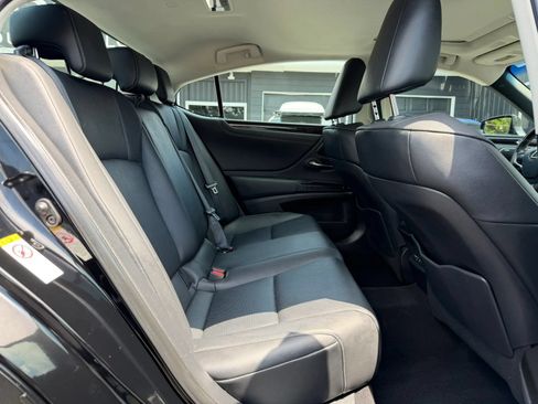 Used 2019 Lexus ES 350 w/ Premium Package FWD image 16