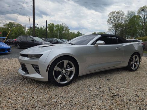 Used 2017 Chevrolet Camaro SS RWD image 3