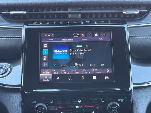 Used 2022 Jeep Grand Cherokee Altitude image 24